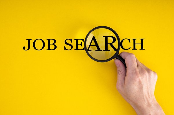 Trouver un emploi : guide complet pour réussir votre recherche